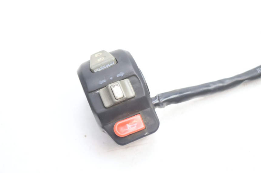 photo de INTERRUPTOR DE LUCES IZQUIERDO PEUGEOT V-CLIC VCLIC 50 (2007 - 2013) - Detalle de la pieza