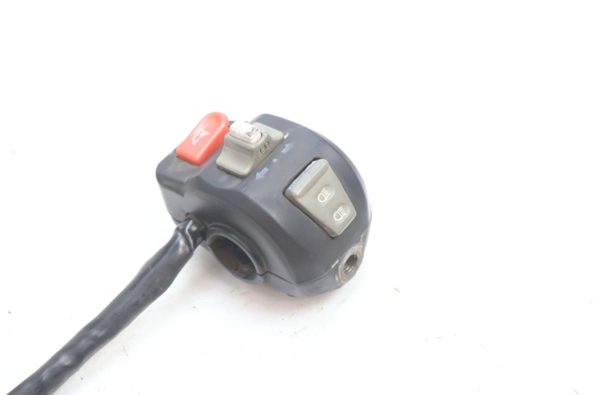 photo de INTERRUPTOR DE LUCES IZQUIERDO PEUGEOT V-CLIC VCLIC 50 (2007 - 2013) - Primer plano técnico