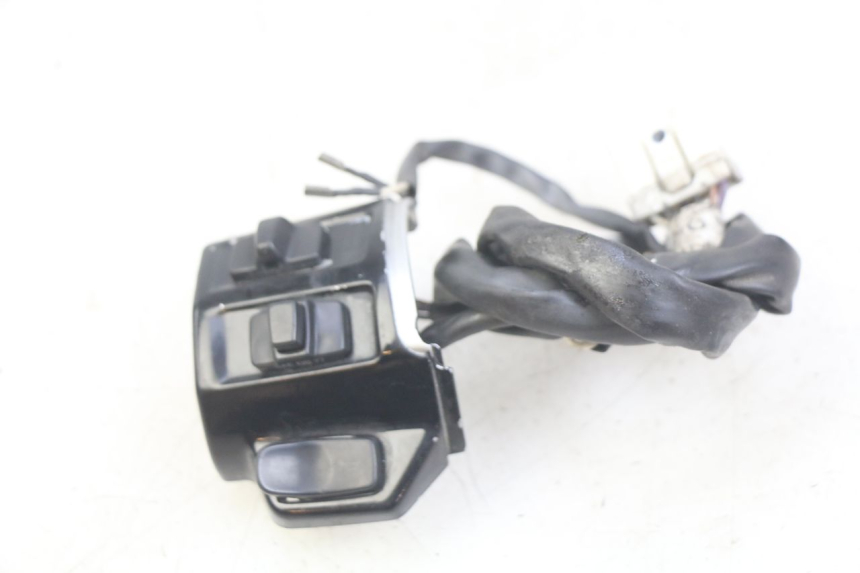 photo de INTERRUPTOR DE LUCES IZQUIERDO PIAGGIO VESPA SPRINT 2T 50 (2014 - 2018) - Detalle de la pieza