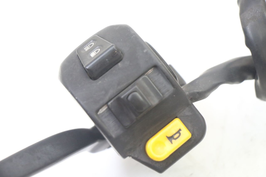 photo de INTERRUPTOR DE LUCES IZQUIERDO PEUGEOT VIVACITY NEW 2T 50 (2008 - 2017) - Primer plano técnico