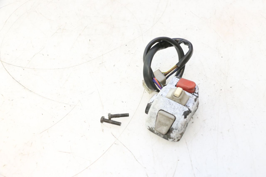 photo de INTERRUPTOR DE LUCES IZQUIERDO PEUGEOT VIVACITY 50 (2004 - 2009) - Primer plano técnico
