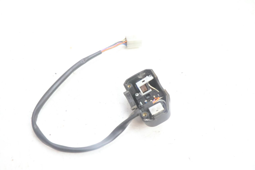 photo de CONMUTADOR IZQUIERDA PEUGEOT VIVACITY 100 (1999 - 2008) - Primer plano técnico