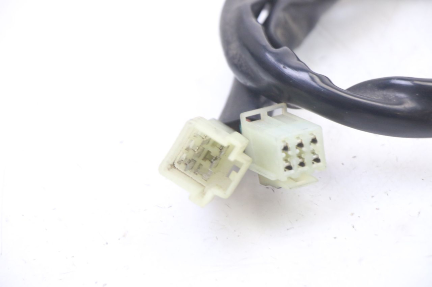 photo de INTERRUPTOR DE LUCES IZQUIERDO YAMAHA X-MAX XMAX 125 (2010 - 2013) - Marcados y referencias originales