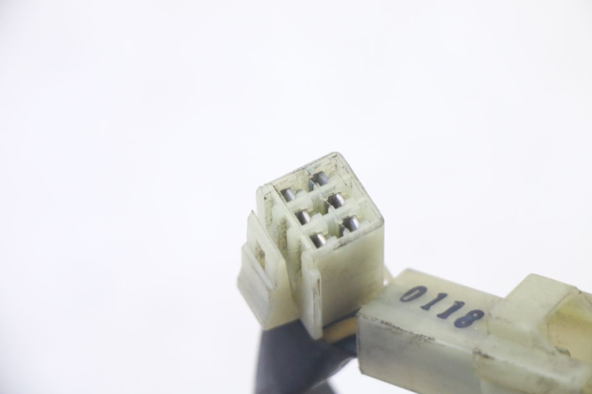 photo de INTERRUPTOR DE LUCES IZQUIERDO YAMAHA X-MAX XMAX 125 (2010 - 2013) - Características distintivas