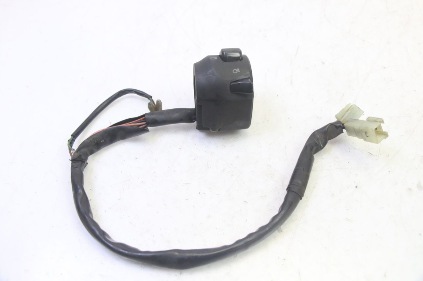 photo de INTERRUPTOR DE LUCES IZQUIERDO YAMAHA X-MAX XMAX 125 (2010 - 2013) - Otra perspectiva