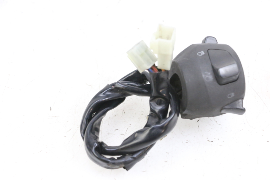photo de INTERRUPTOR DE LUCES IZQUIERDO YAMAHA X-MAX XMAX 125 (2010 - 2013) - Zoom estado de uso