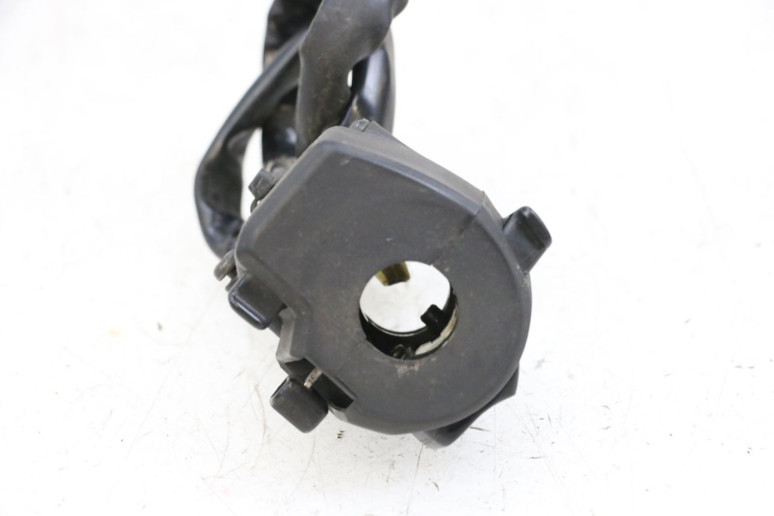 photo de INTERRUPTOR DE LUCES IZQUIERDO YAMAHA X-MAX XMAX 125 (2010 - 2013) - Zoom estado de uso