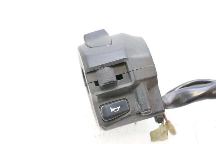 photo de INTERRUPTOR DE LUCES IZQUIERDO YAMAHA X-MAX XMAX 125 (2010 - 2013) - Detalle de la pieza