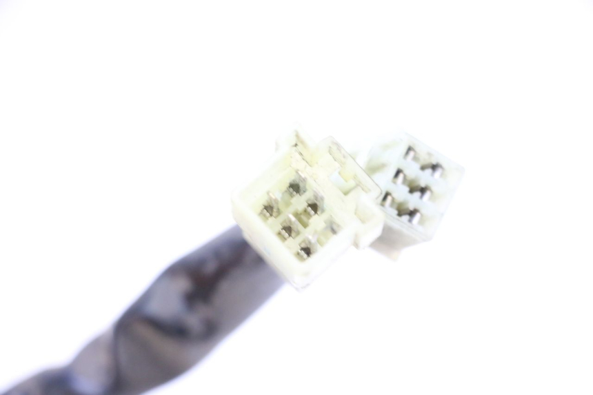 photo de INTERRUPTOR DE LUCES IZQUIERDO YAMAHA X-MAX XMAX 125 (2010 - 2013) - Detalles de los puntos de fijación