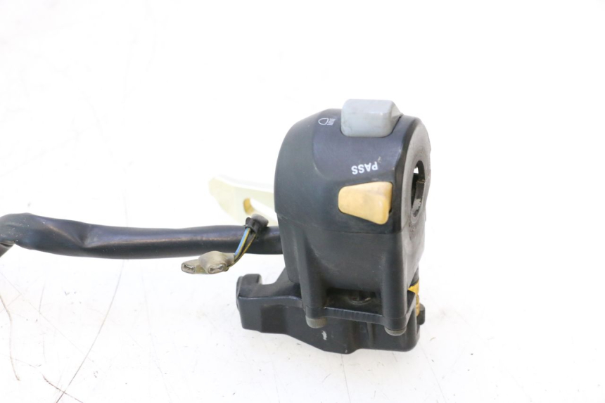 photo de CONMUTADOR IZQUIERDA YAMAHA XP T-MAX ABS 500 (2005 - 2005) - Otra perspectiva