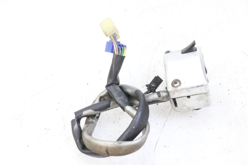 photo de CONMUTADOR IZQUIERDA YAMAHA XVS DRAG STAR DRAGSTAR 650 (1997 - 2007) - Primer plano técnico