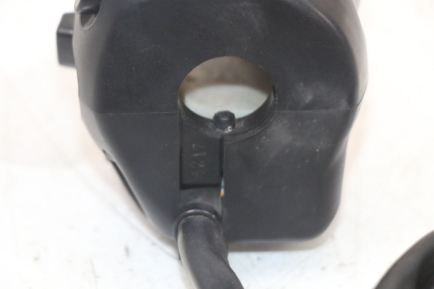 photo de CONMUTADOR IZQUIERDA YAMAHA FZ1 FAZER 1000 (2007 - 2009) - Detalles de los puntos de fijación