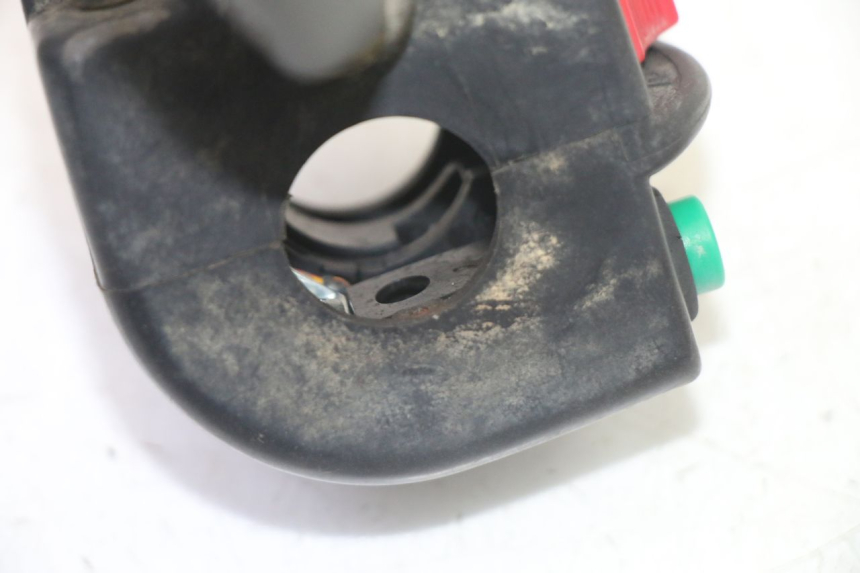 photo de CONMUTADOR IZQUIERDA YAMAHA YFM GRIZZLY 550 (2008 - 2015) - Primer plano técnico