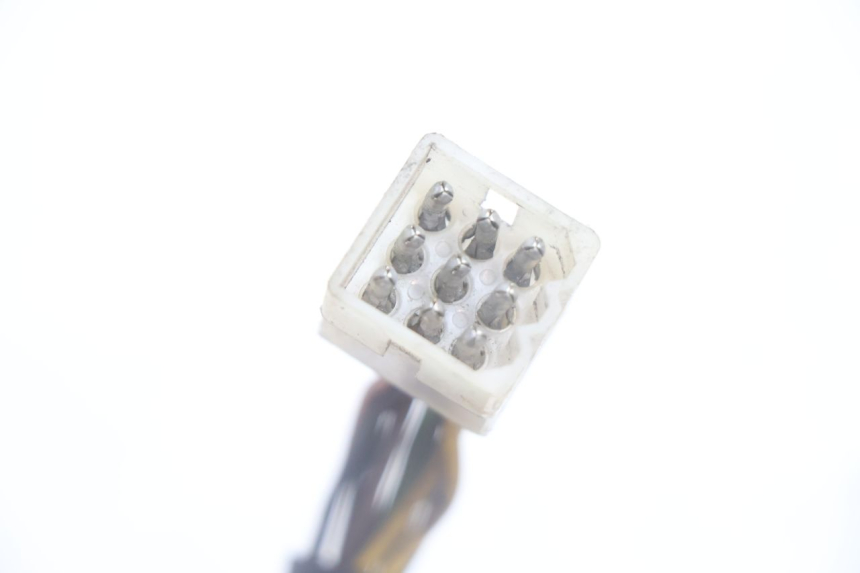 photo de INTERRUPTOR DE LUCES IZQUIERDO YAMAHA YP MAJESTY 125 (2002 - 2006) - Detalles de los puntos de fijación