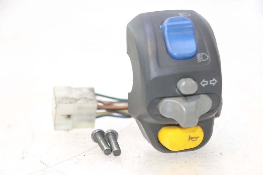 photo de INTERRUPTOR DE LUCES IZQUIERDO YAMAHA YP MAJESTY 125 (1998 - 2001) - Vista principal