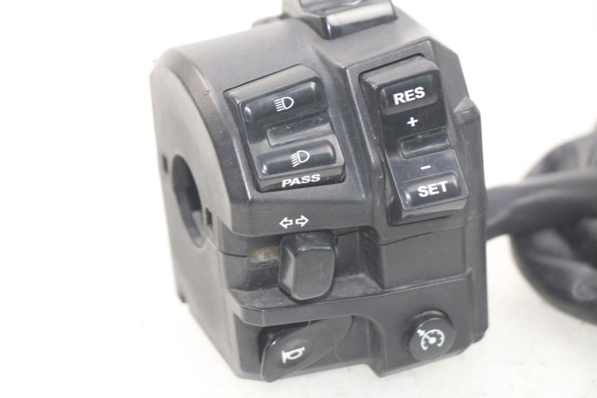 photo de CONMUTADOR IZQUIERDA YAMAHA YP T-MAX TMAX 530 (2017 - 2020) - Recambio usado revisado