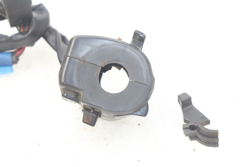 photo de INTERRUPTOR DE LUCES IZQUIERDO KAWASAKI Z S 750 (2003 - 2006) - Detalle de la pieza