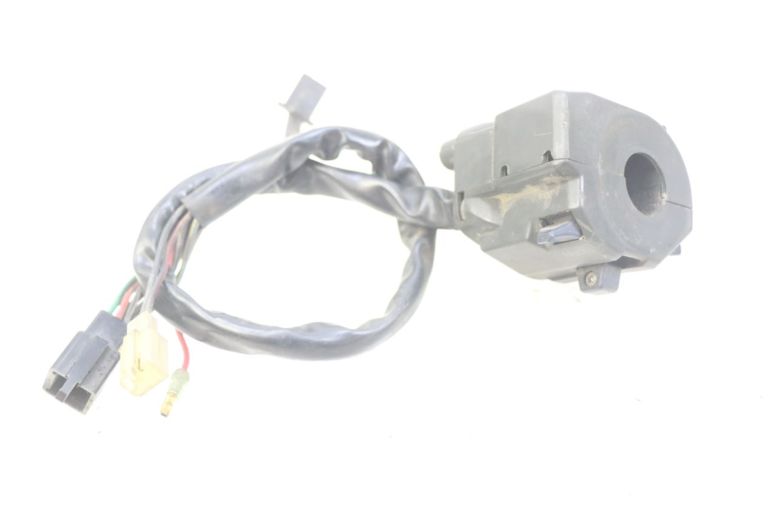 photo de INTERRUPTOR DE LUCES IZQUIERDO KAWASAKI ZEPHYR 1100 ( - 1995) - Primer plano técnico