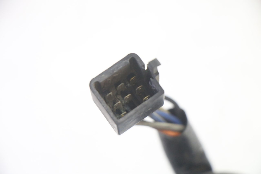 photo de CONMUTADOR IZQUIERDA KYMCO ZING 125 (1997 - 2003) - Detalles de los puntos de fijación