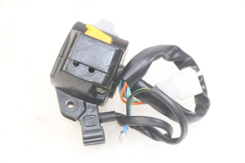 photo de INTERRUPTOR DE LUCES IZQUIERDO UNIVERSAL BIKE ZN50QT-11B 50 (2018 - 2021) - Otra perspectiva