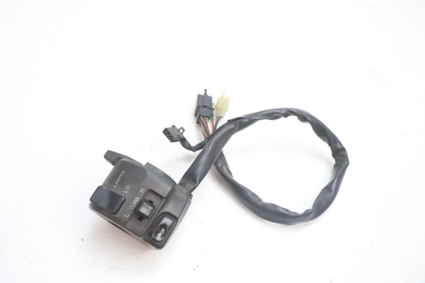 photo de INTERRUPTOR DE LUCES IZQUIERDO KAWASAKI ZX-6R ZX6R 600 (1995 - 1997) - Vista principal