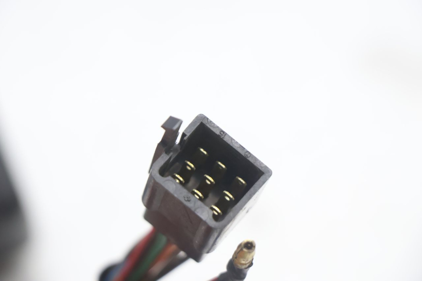 photo de INTERRUPTOR DE LUCES IZQUIERDO KAWASAKI ZX-6R ZX6R 600 (1995 - 1997) - Estado de la superficie y material