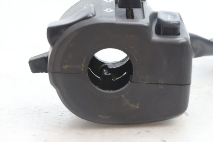 photo de CONMUTADOR IZQUIERDA KAWASAKI ZZR 600 (1995 - 2004) - Detalles de los puntos de fijación