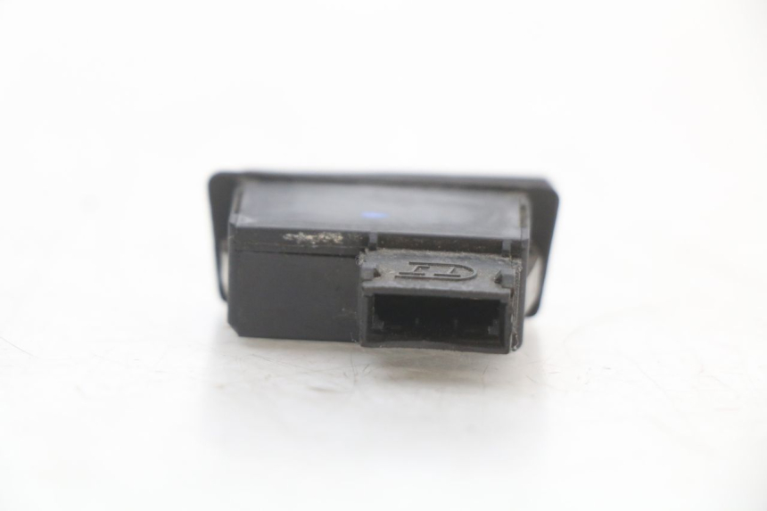 photo de CONMUTADOR DE CLAXON SYM FIDDLE 2 50 (2008 - 2013) - Primer plano técnico