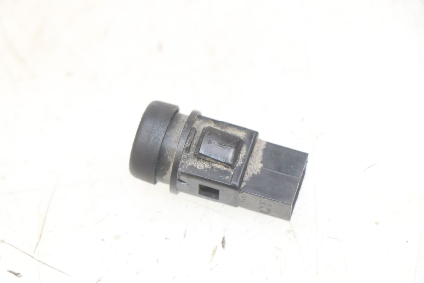 photo de CONMUTADOR DE CLAXON PIAGGIO FLY 2T 50 (2004 - 2017) - Zoom estado de uso