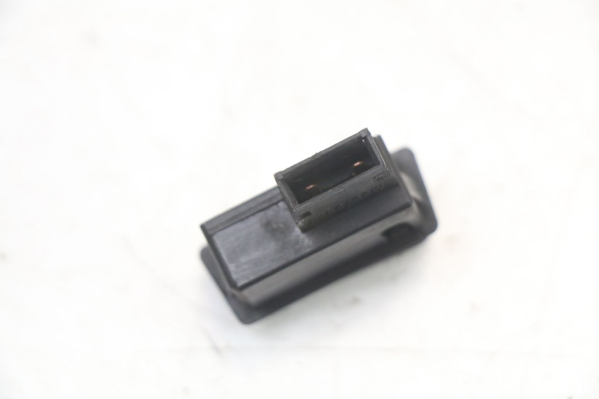 photo de CONMUTADOR CLAXON HONDA NES AROBASE 125 (2000 - 2003) - Primer plano técnico