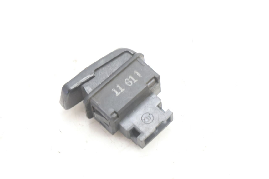 photo de CONMUTADOR CLAXON PIAGGIO LIBERTY IGET 4T 50 (2021 - 2025) - Zoom estado de uso