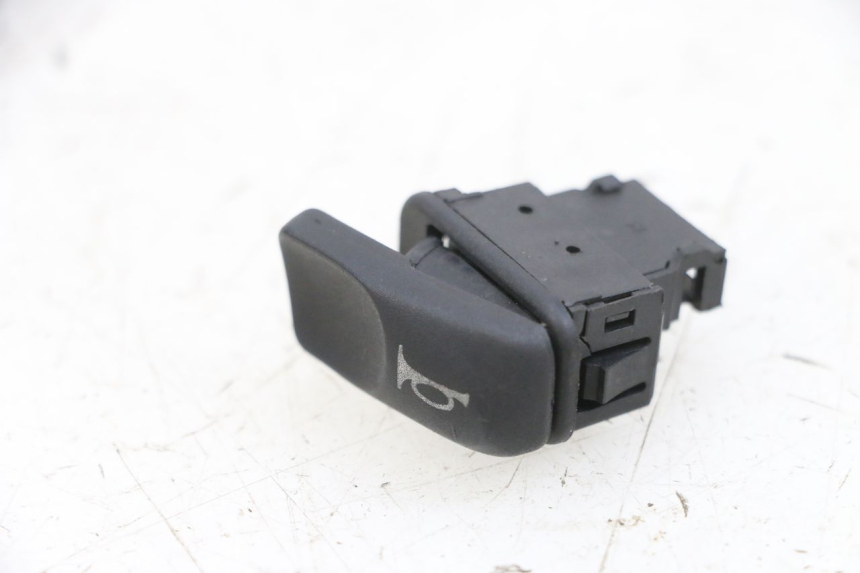 photo de CONMUTADOR DE CLAXON PIAGGIO NEW TYPHOON 50 (2018 - 2021) - Otra perspectiva