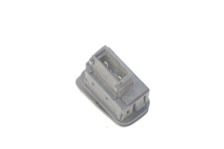 photo de CONMUTADOR DE CLAXON PIAGGIO X7 125 (2007 - 2013) - Detalle de la pieza