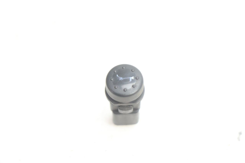 photo de CONMUTADOR CLAXON PIAGGIO X8 STREET 125 (2006 - 2007) - Vista principal