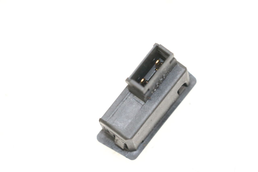 photo de CONMUTADOR CLAXON YAMAHA YN NEO'S 50 (1997 - 2004) - Detalle de la pieza