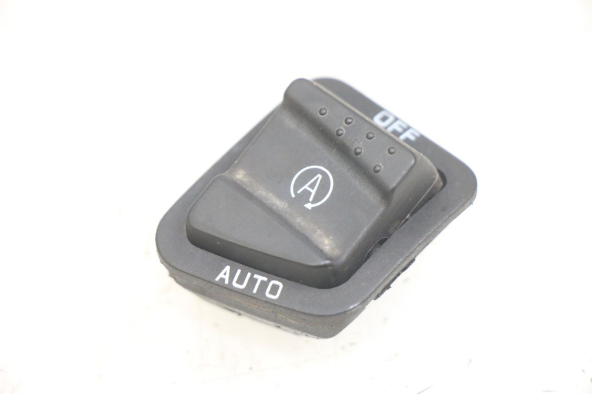 photo de INTERRUPTOR DE LUCES Y SEñALES. PIAGGIO MEDLEY 125 (2016 - 2023) - Detalle de la pieza