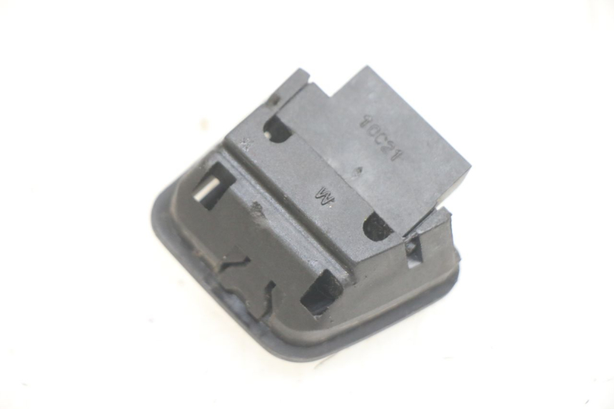 photo de INTERRUPTOR DE LUCES Y SEñALES. PIAGGIO MEDLEY 125 (2016 - 2023) - Otra perspectiva