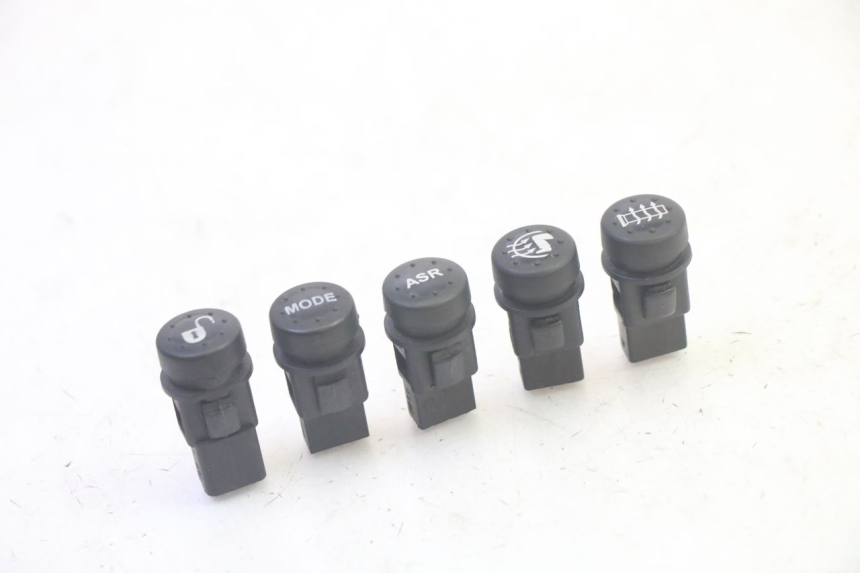 photo de CONMUTADOR PIAGGIO MP3 HPE 350 (2018 - 2020) - Detalle de la pieza