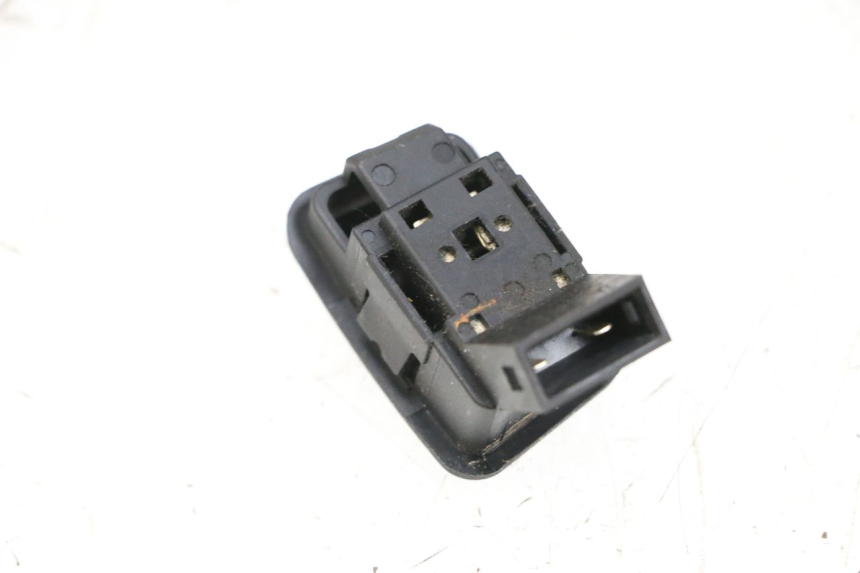 photo de CONMUTADOR YAMAHA NEO'S CORE 1 (2022 - 2026) - Detalle de la pieza