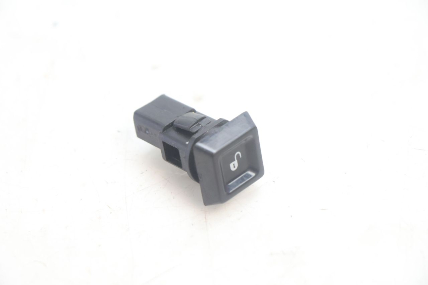 photo de MANDO APERTURA ASIENTO PIAGGIO MP3 HPE 530 (2022 - 2026) - Vista principal