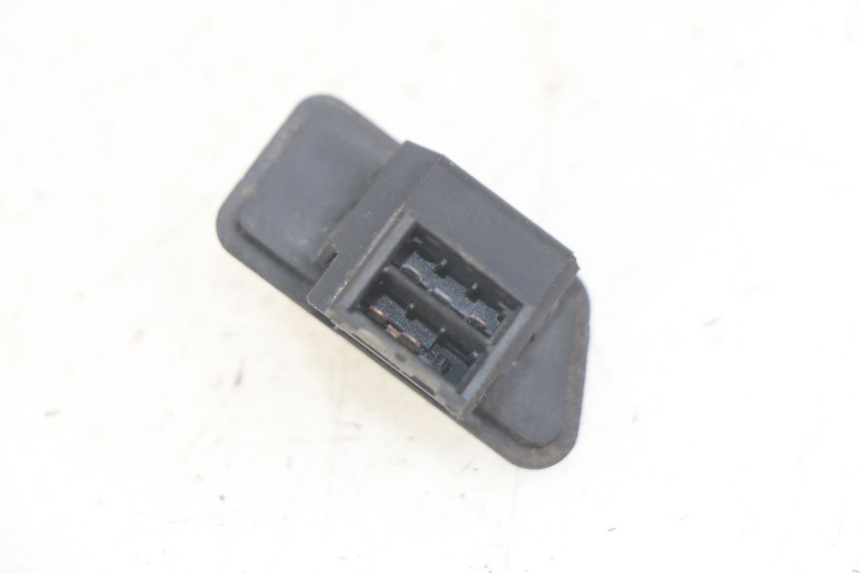 photo de INTERRUPTOR DE LUZ DE FARO. HONDA FES PANTHEON 2T 125 (1998 - 2002) - Zoom estado de uso
