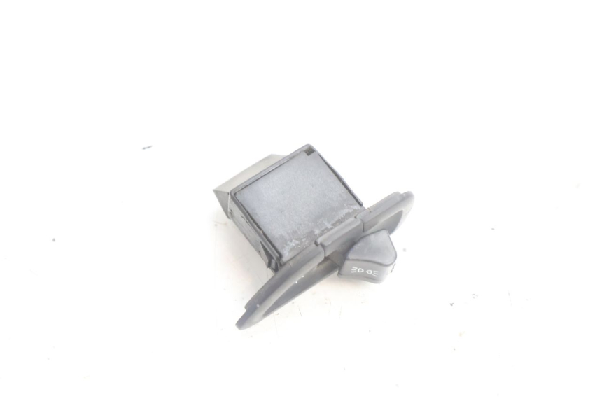 photo de CONMUTADOR LUCES PIAGGIO X9 AMALFI 180 (2000 - 2003) - Detalle de la pieza