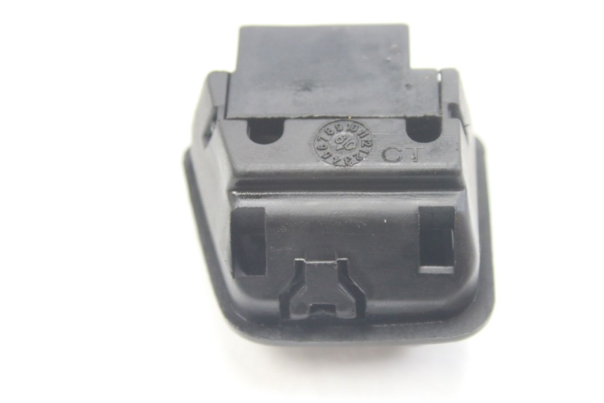 photo de INTERRUPTOR DE LUZ PIAGGIO ZIP 2T 50 (2009 - 2019) - Detalle de la pieza