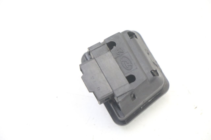 photo de INTERRUPTOR DE LUZ ALTA APRILIA ATLANTIC 125 (2003 - 2009) - Otra perspectiva