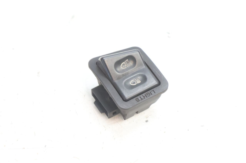 photo de CONMUTADOR LUCES APRILIA ATLANTIC S 125 (2010 - 2013) - Detalle de la pieza