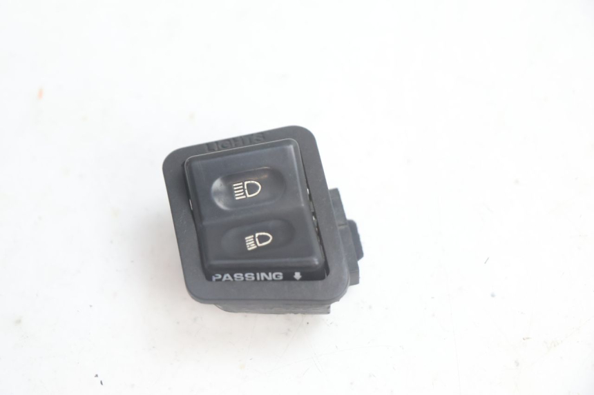 photo de CONMUTADOR LUCES SYM FIDDLE 3 III 50 (2014 - 2020) - Vista principal