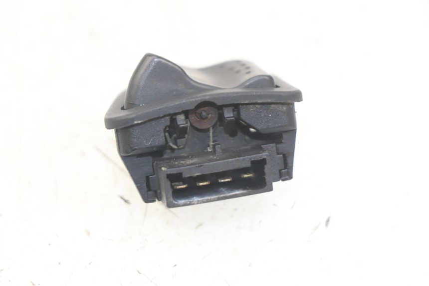 photo de INTERRUPTOR DE LUZ ALTA PIAGGIO FLY 2T 50 (2004 - 2017) - Zoom estado de uso