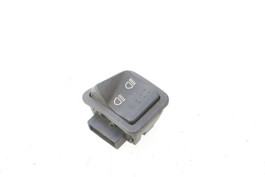 photo de INTERRUPTOR DE LUZ ALTA PIAGGIO FLY 2T 50 (2004 - 2017) - Detalle de la pieza