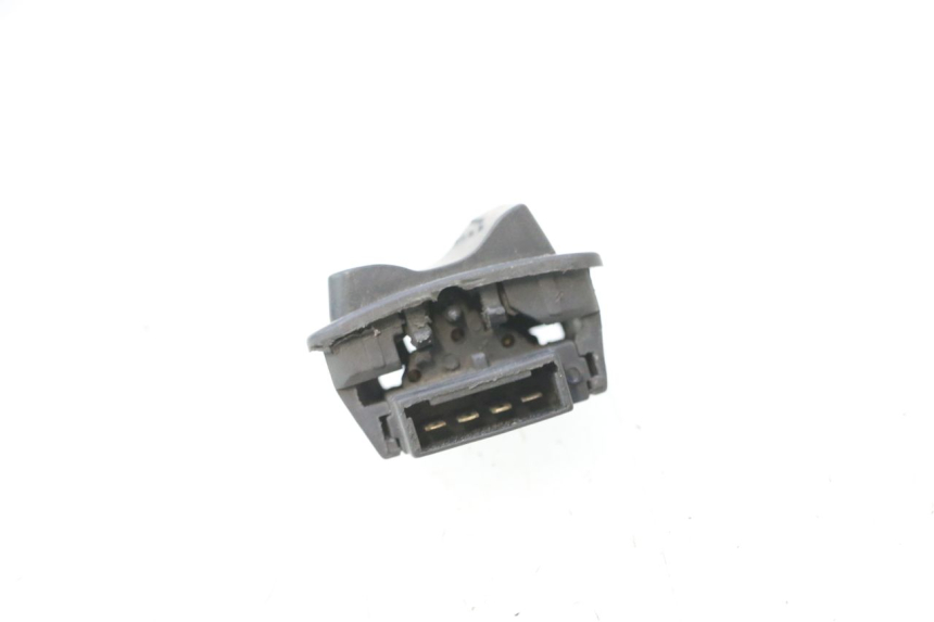 photo de INTERRUPTOR DE LUZ ALTA PIAGGIO FLY 2T 50 (2004 - 2017) - Otra perspectiva