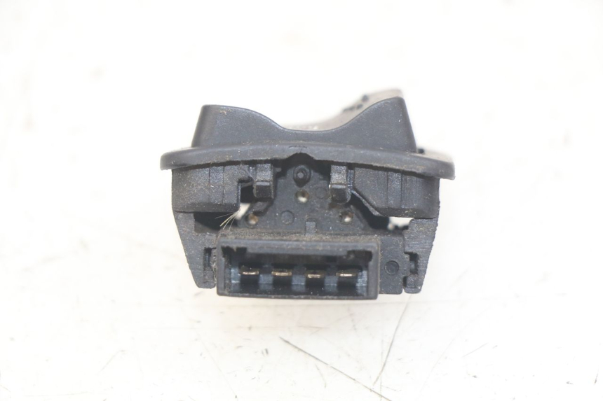 photo de INTERRUPTOR DE LUZ ALTA PIAGGIO FLY 4T 50 (2013 - 2017) - Zoom estado de uso